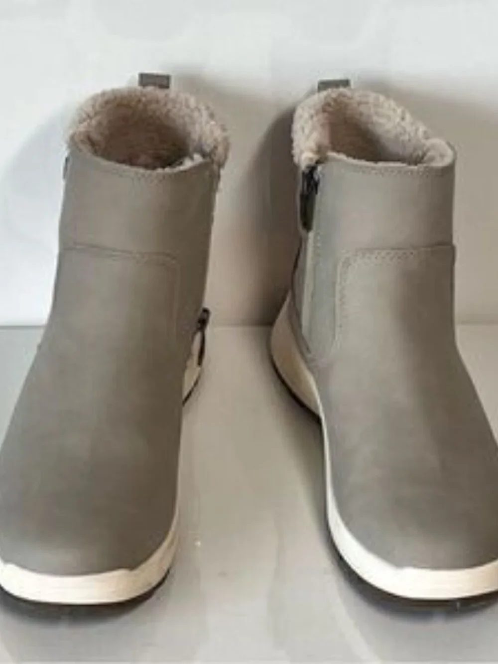 Khombu Sarah Water Repellent Ankle Boots